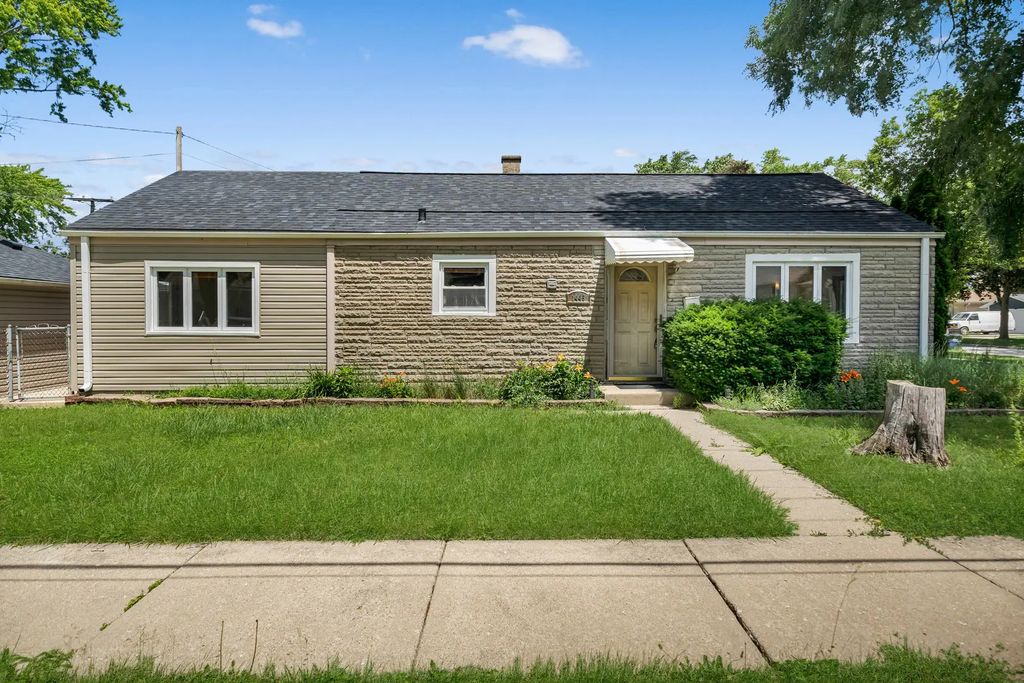 1446 Everett Avenue, Des Plaines