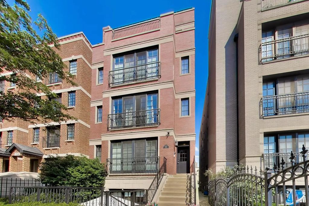 3721 N Wilton Avenue 1, Chicago, 60613