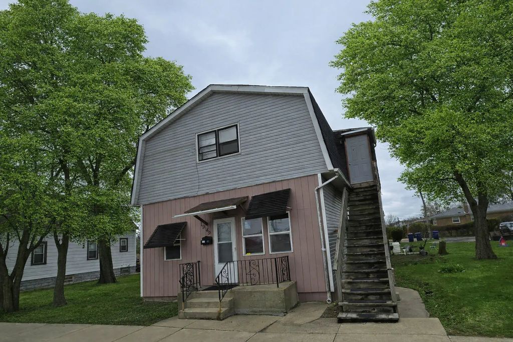 1949 Burr Oak Avenue, Blue Island
