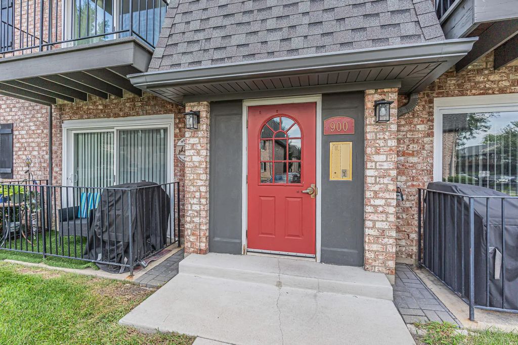 900 S Plum Grove Road 216, Palatine