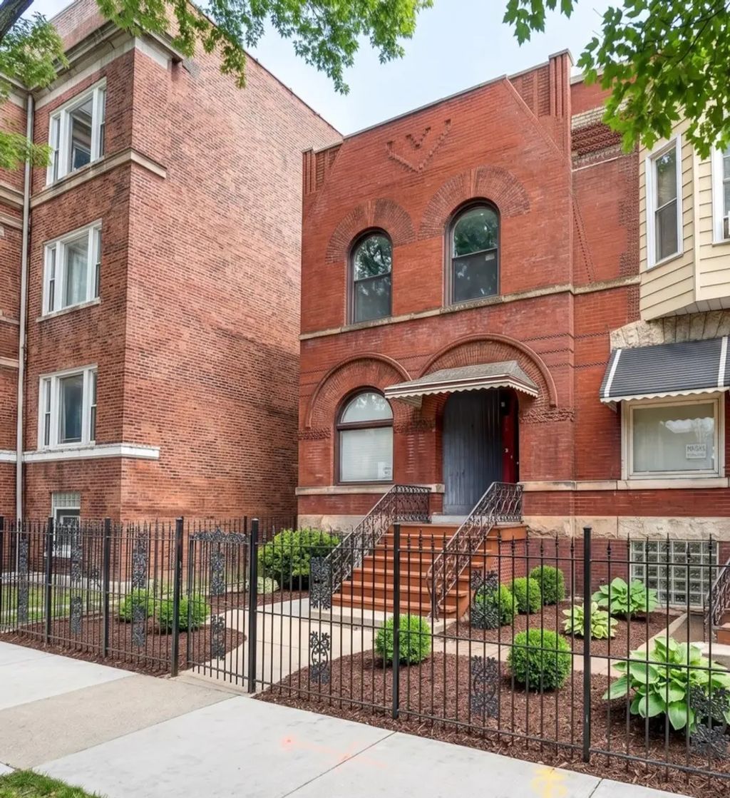 928 E 46th Street, Chicago
