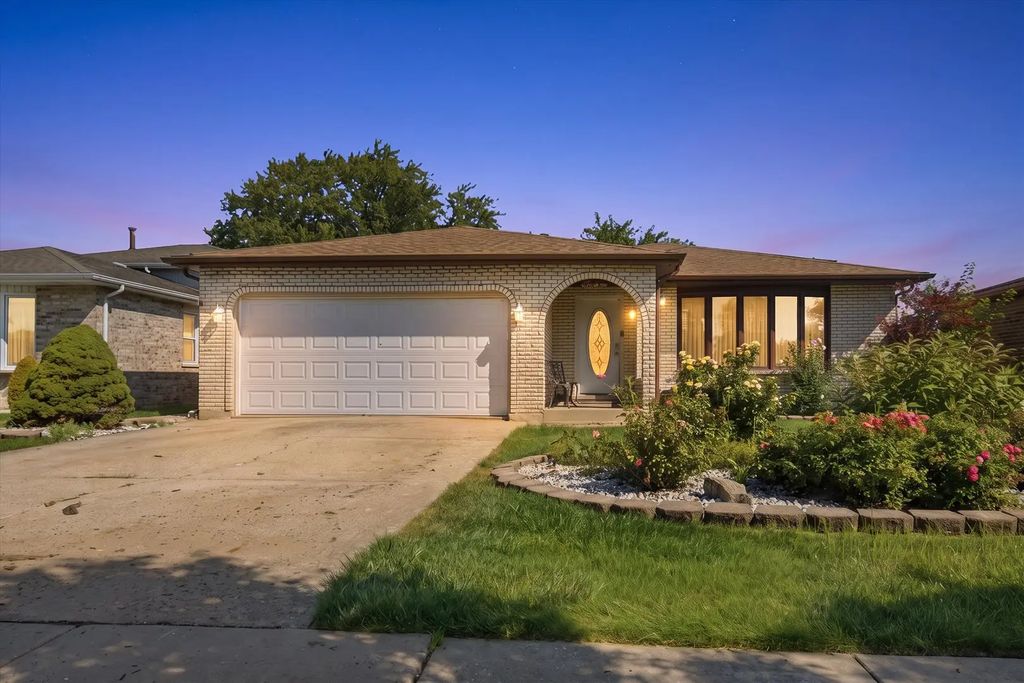 7116 W 85th Place, Burbank