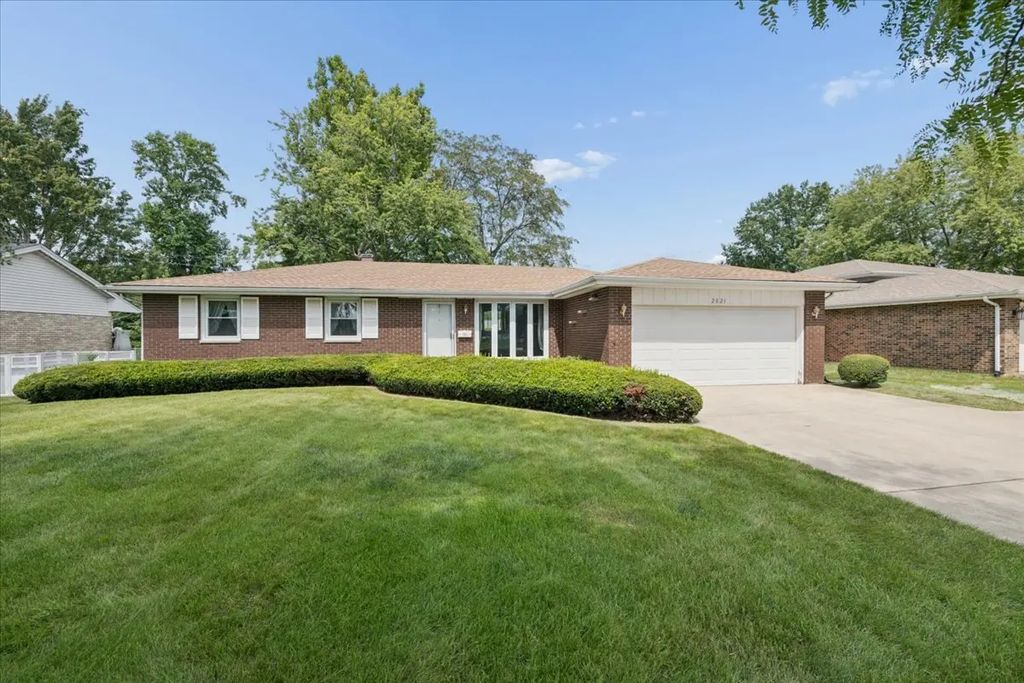 2021 Glenwood Avenue, Joliet