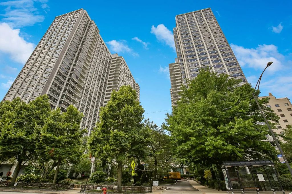 4250 N Marine Drive 2210, Chicago