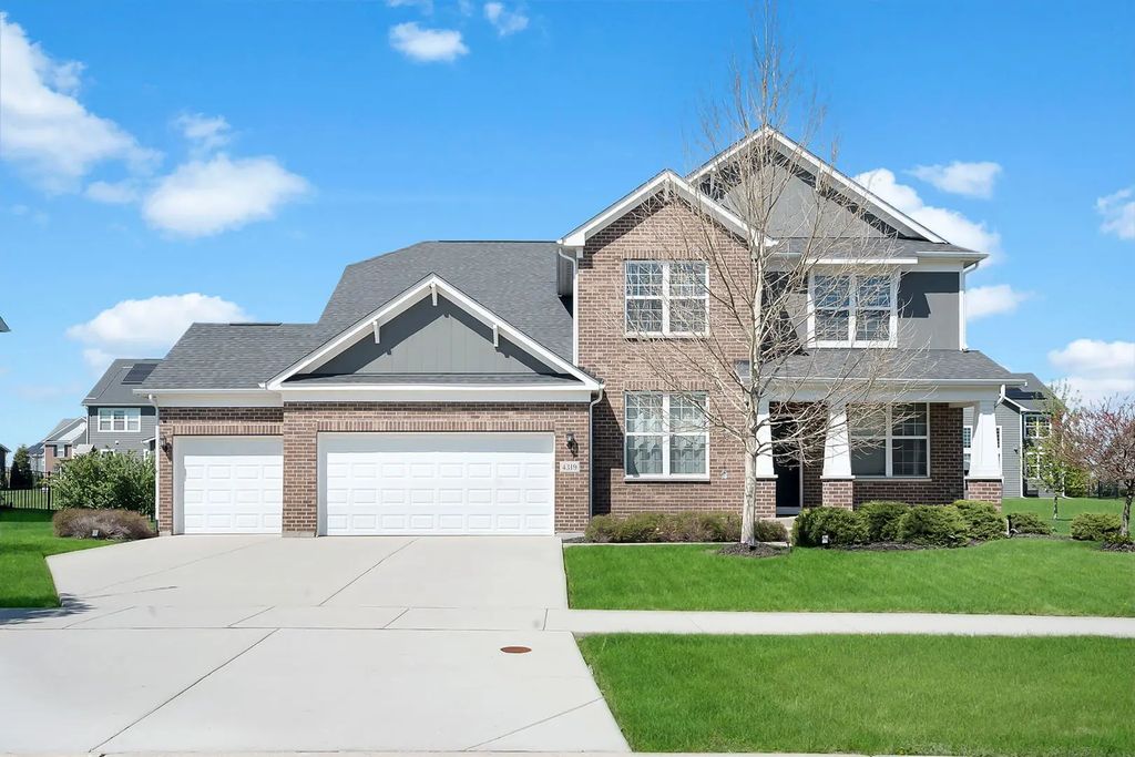 4319 S Plantree Road, Naperville