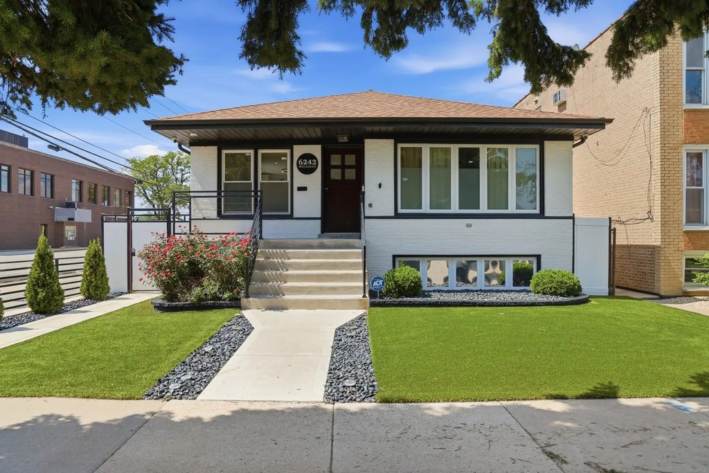 6242 S Mulligan Avenue, Chicago, 60638