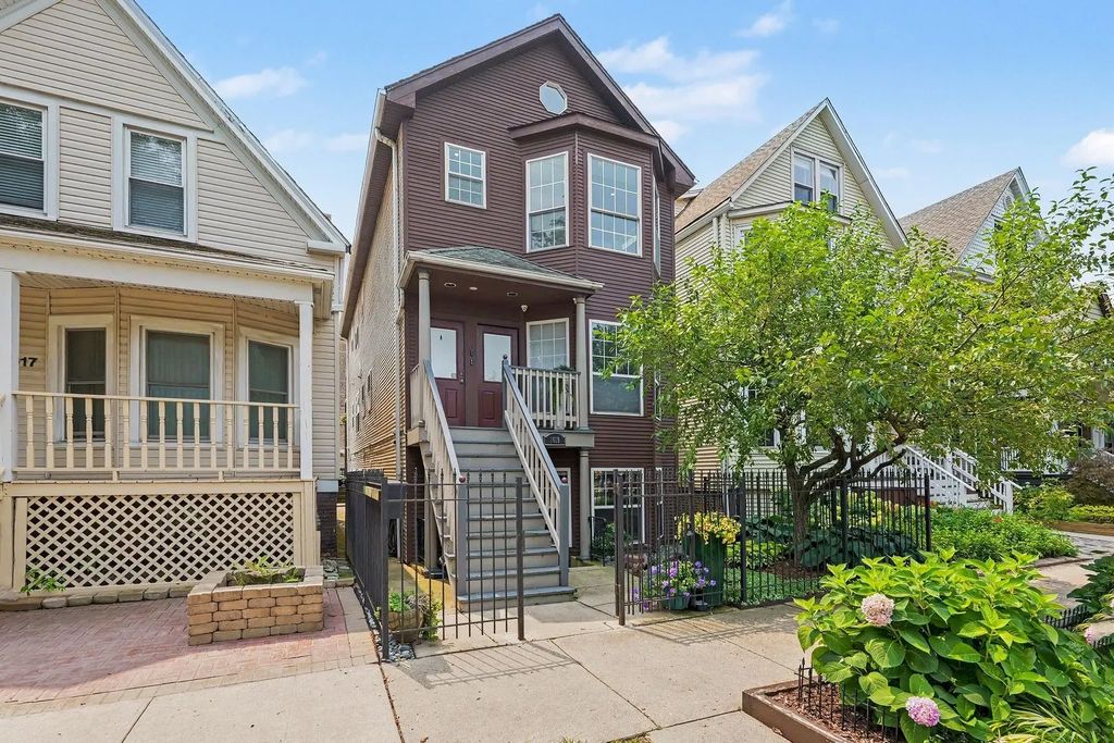 1619 W Hollywood Avenue 3, Chicago