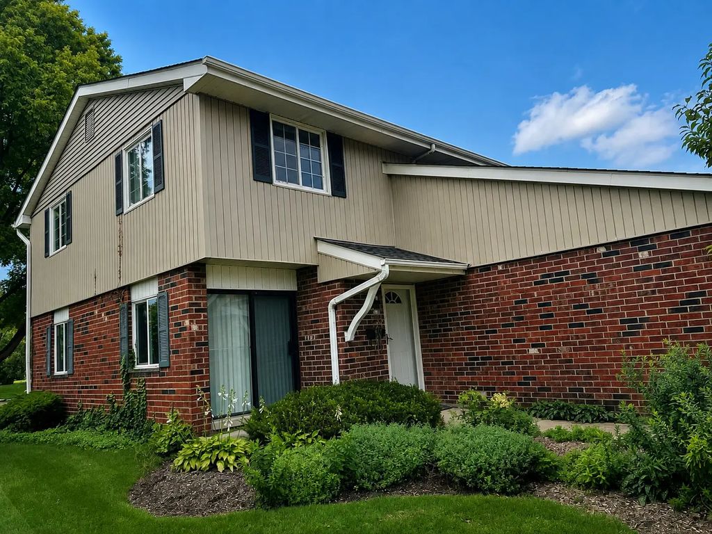 1565 Coloma Court S, Wheaton