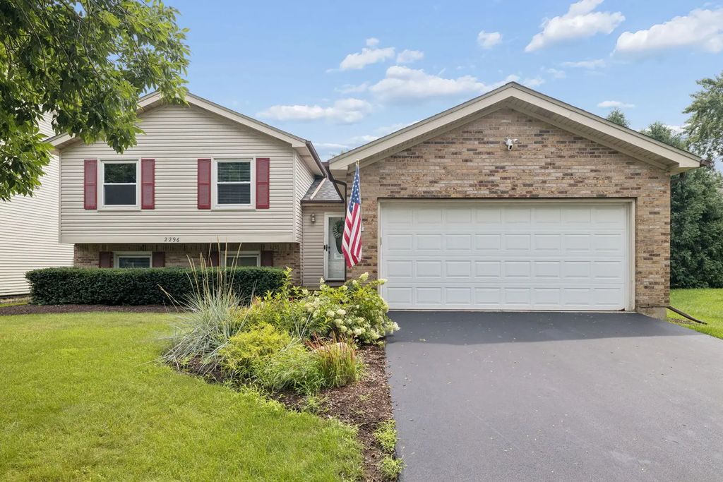 2296 Briarhill Drive, Naperville