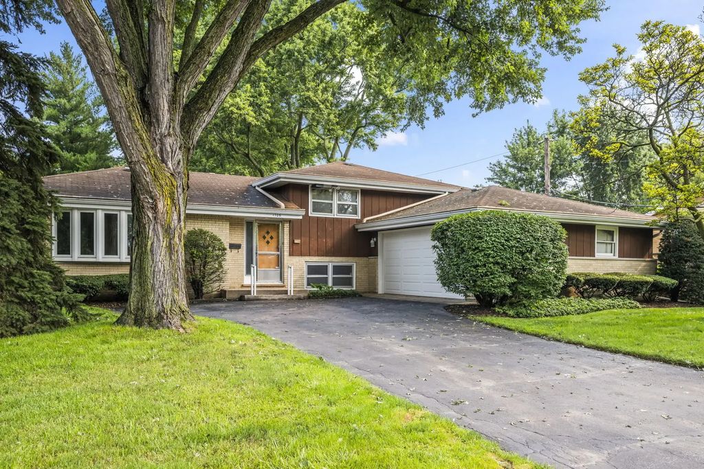 1706 E Euclid Avenue, Arlington Heights