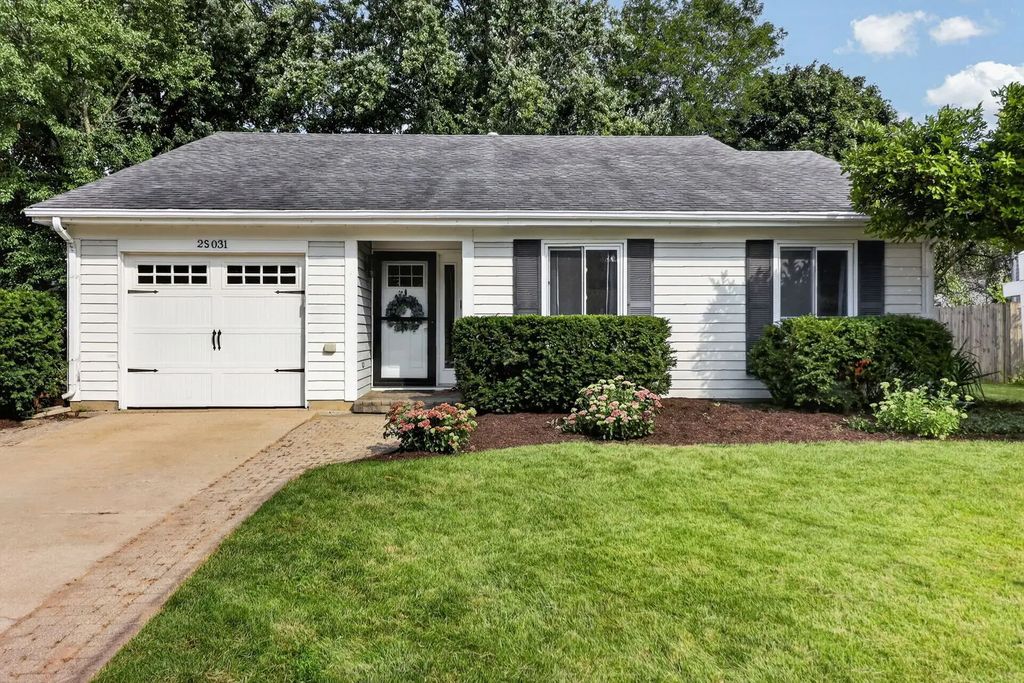 2s031 Continental Drive, Warrenville