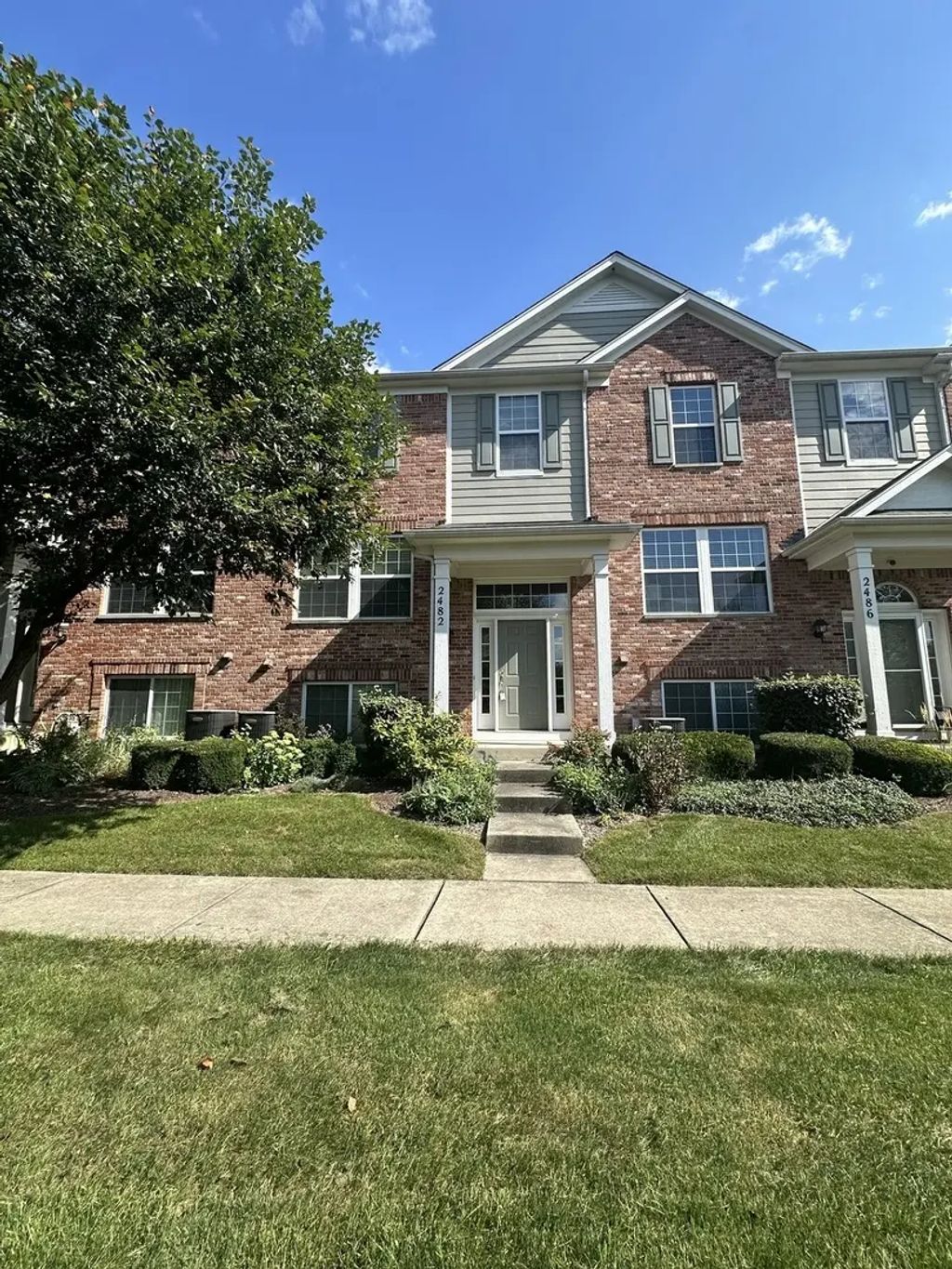 2482 Anna Way, Elgin