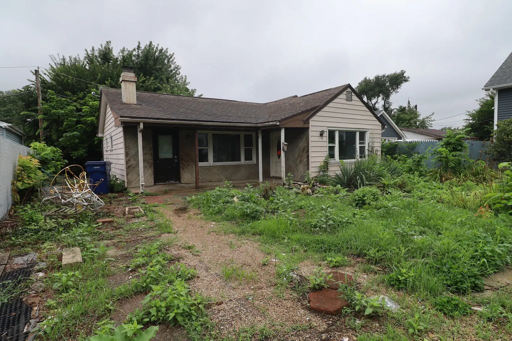 234 N 3rd Avenue, Villa Park