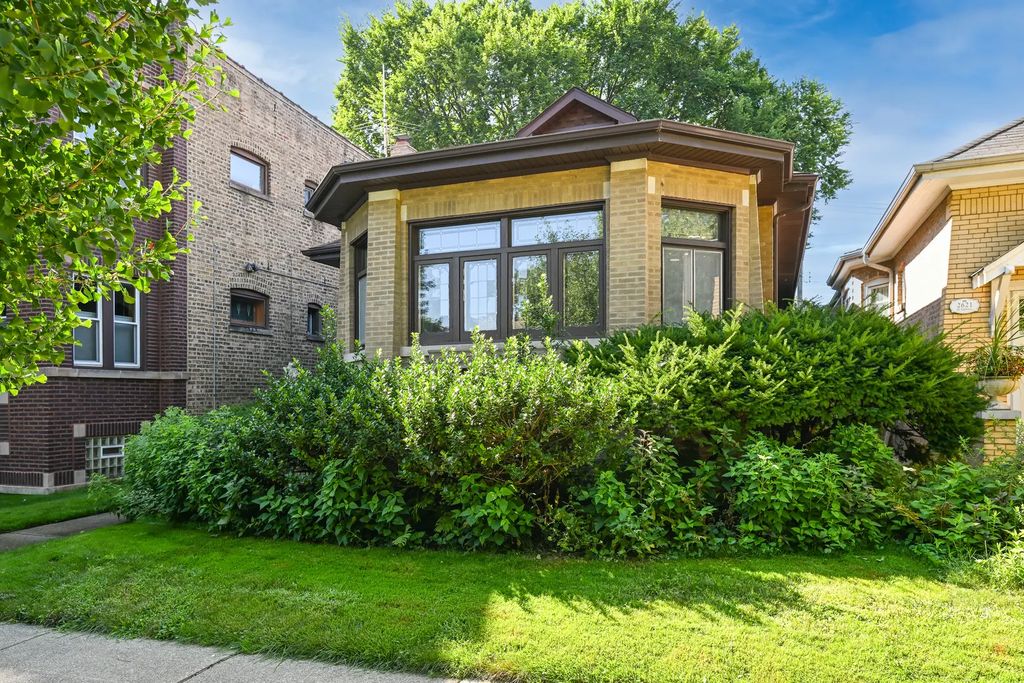 2619 W Farwell Avenue, Chicago, 60645