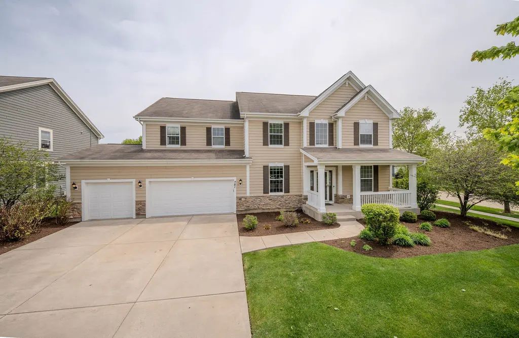 781 Richwood Avenue, Elgin