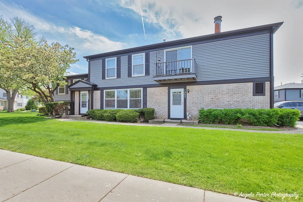 1402 Inverrary Lane 1402, Deerfield