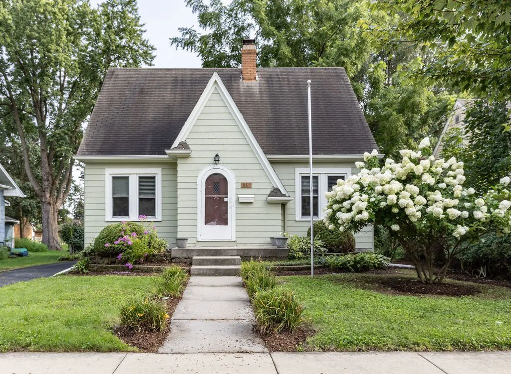 869 Shuler Street, Elgin