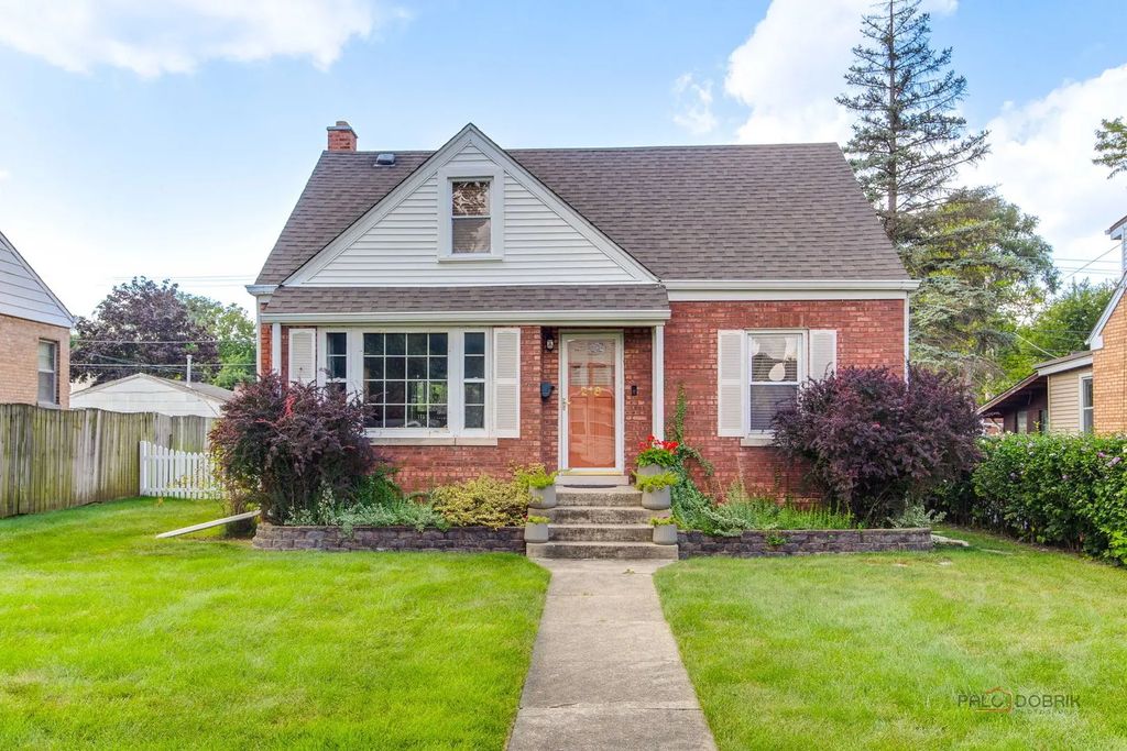 218 S Addison Street, Bensenville