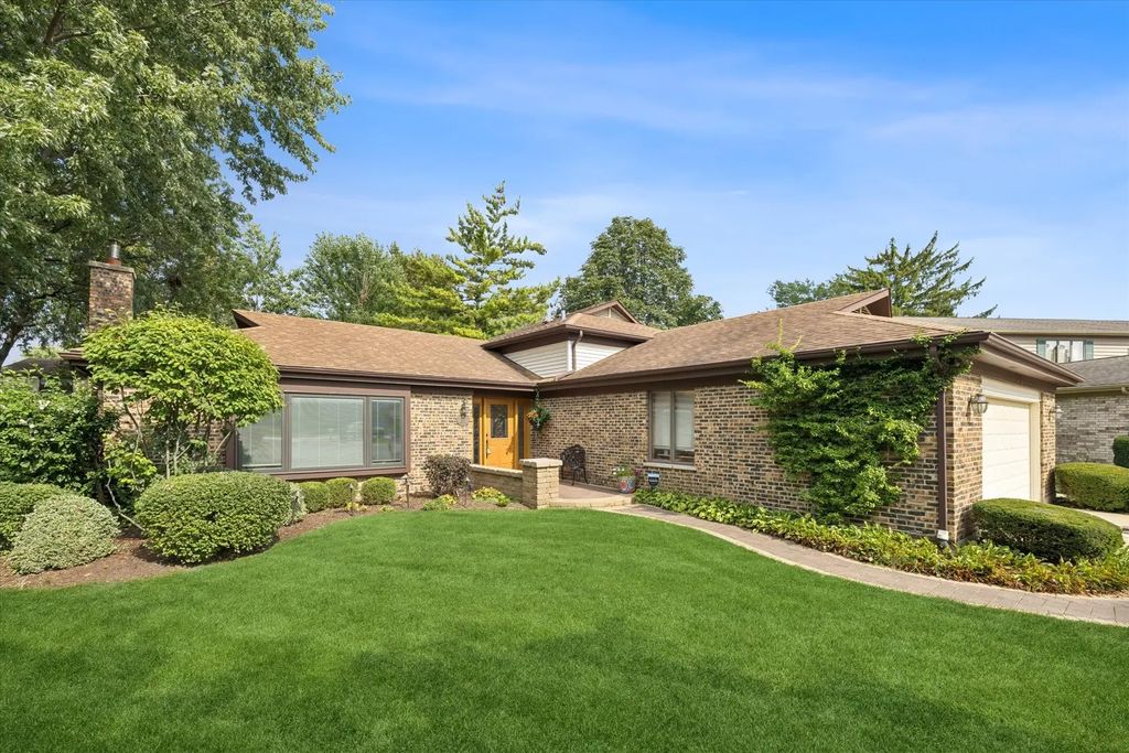 1414 W Allison Court, Arlington Heights
