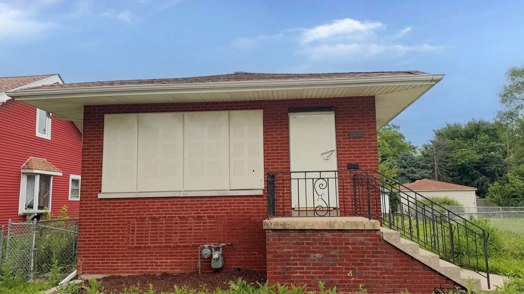 15237 Marshfield Avenue, Harvey