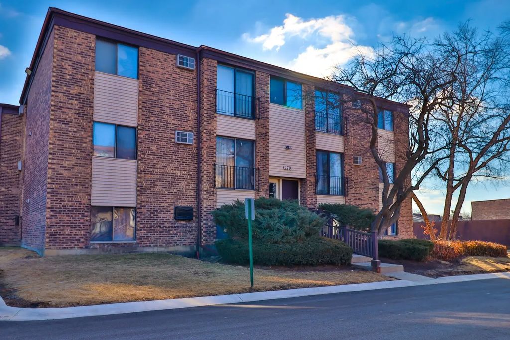 170 Dunteman Drive 301, Glendale Heights