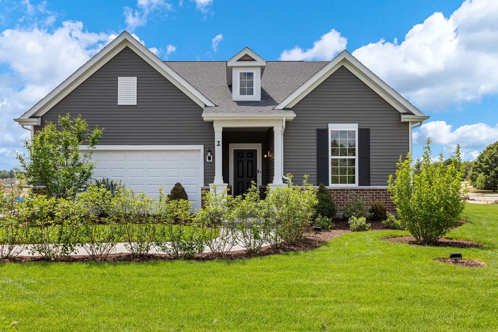 2767 Spring Circle North, Lindenhurst