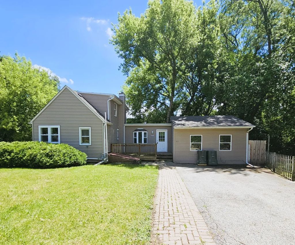 611 Golfview Drive, Round Lake Beach