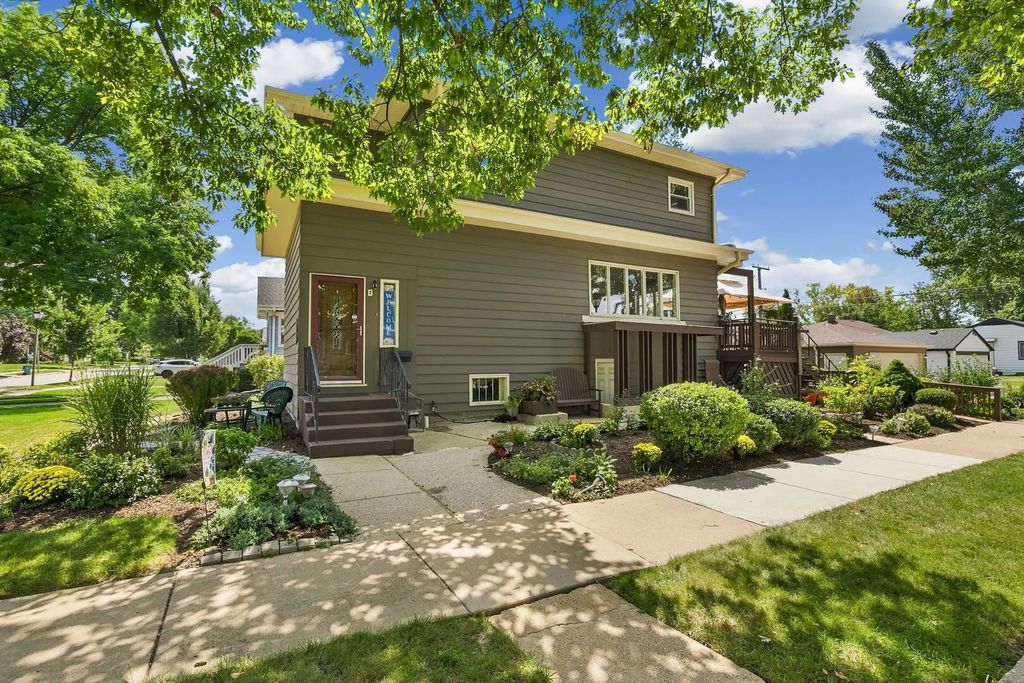 150 S Pick Avenue, Elmhurst