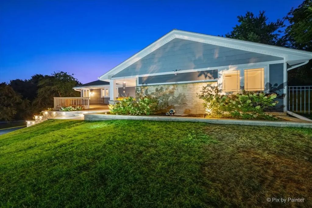 506 Lakepoint Drive, Barrington