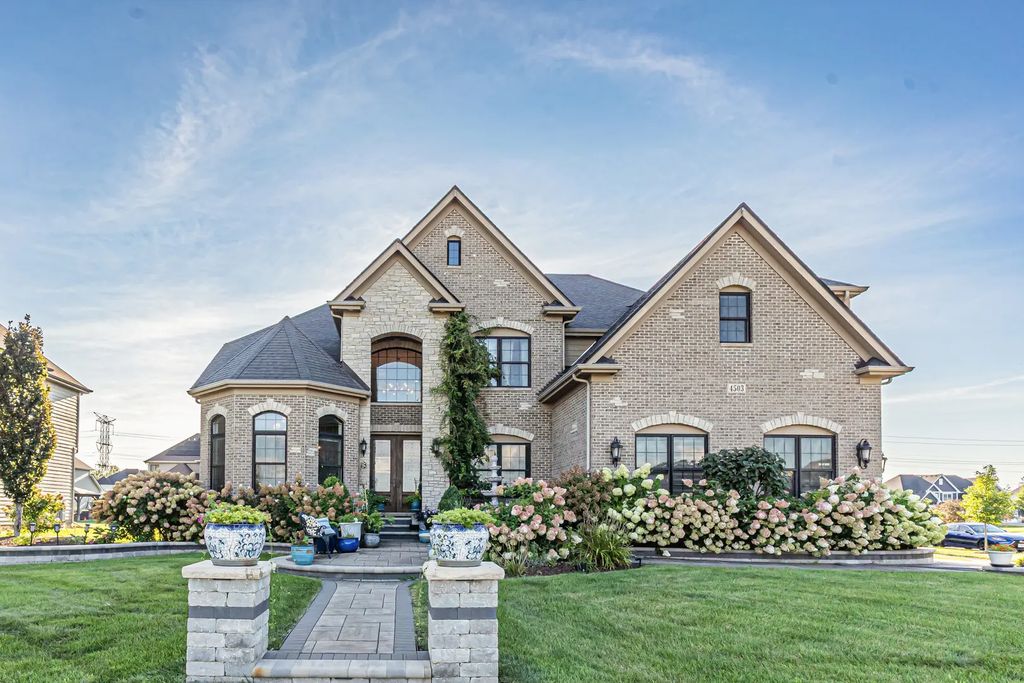 4503 Sassafras Lane, Naperville
