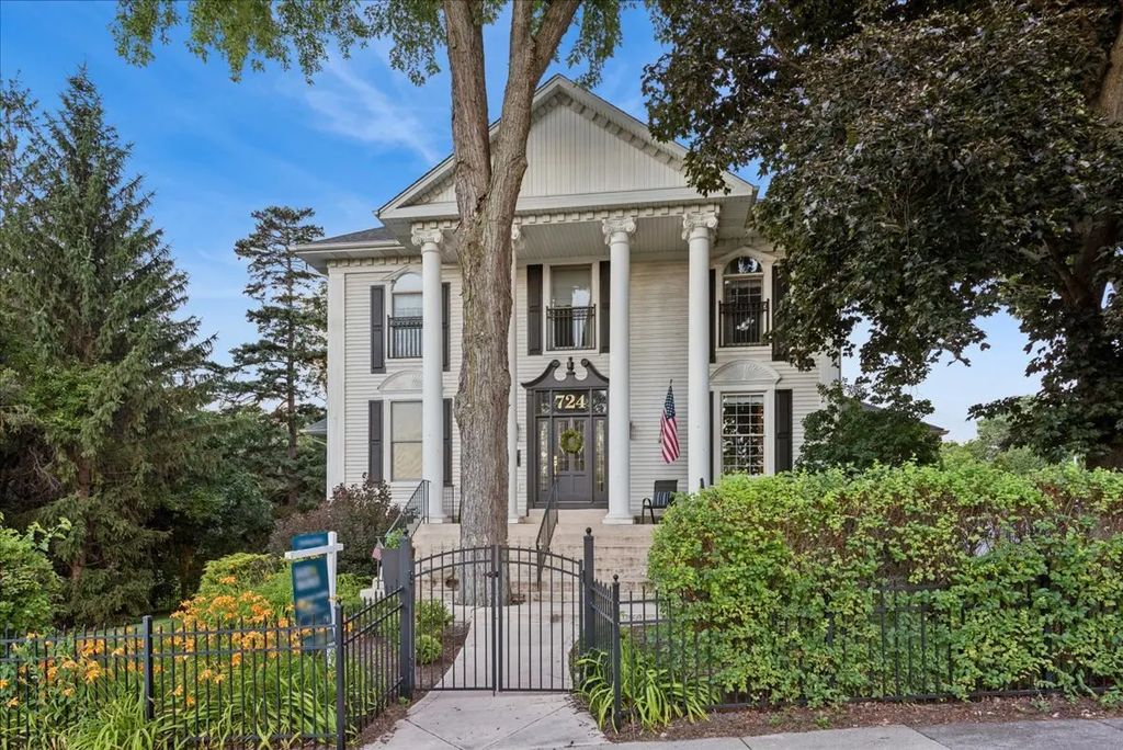 724 S Batavia Avenue, Geneva