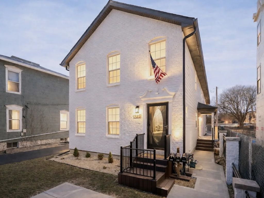 325-327 N Loomis Street, Naperville