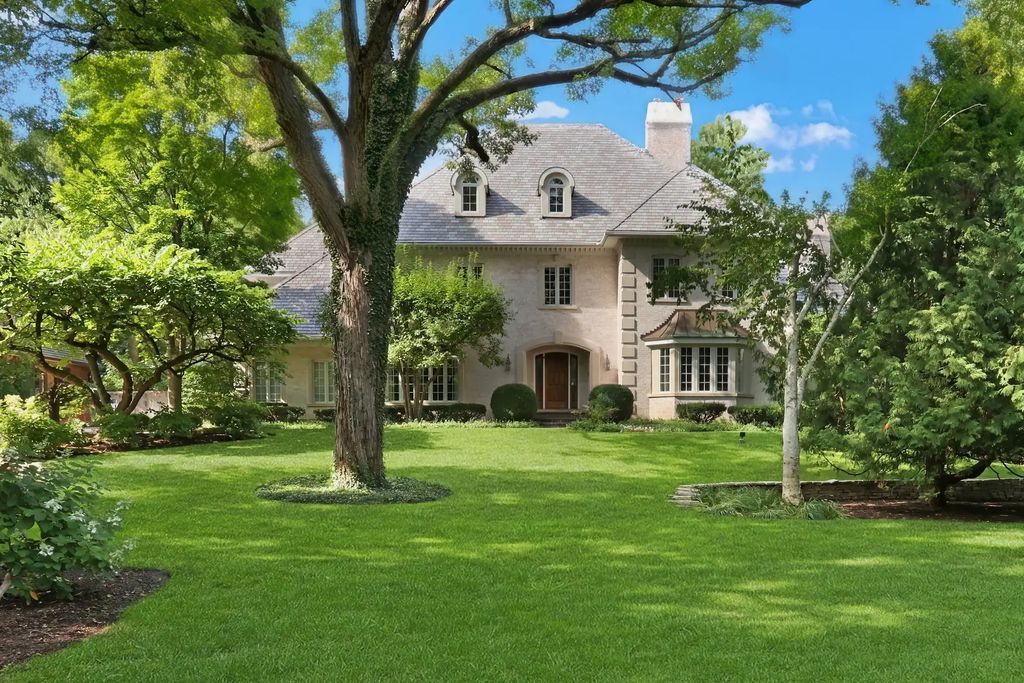 1220 Lake Street, Libertyville