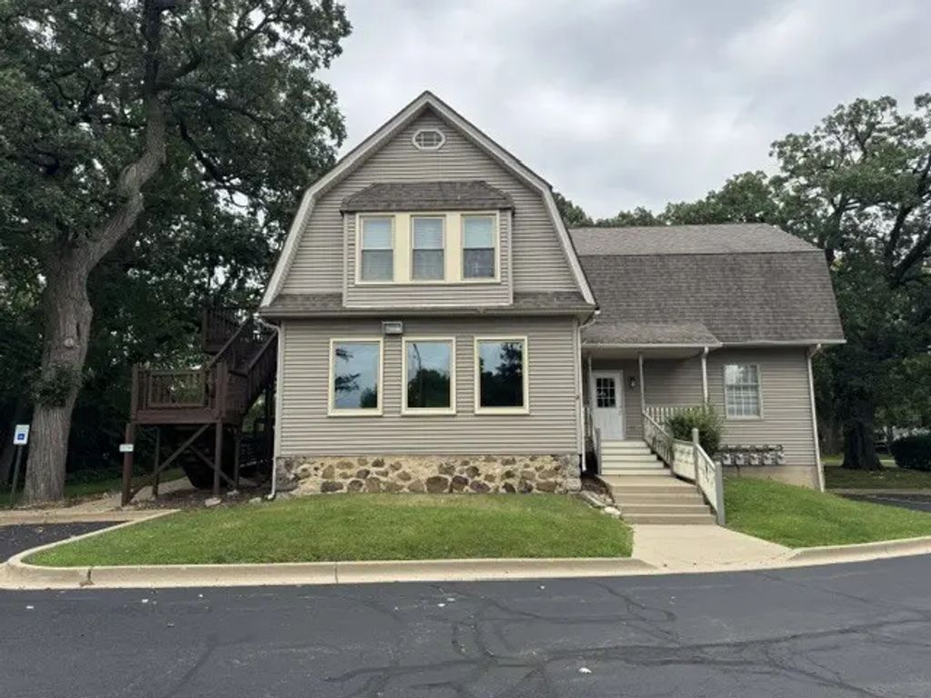 530 Rockland Road 200, Crystal Lake