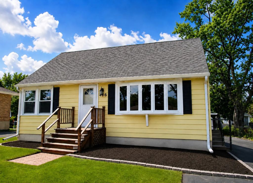 786 N Van Auken Street, Elmhurst