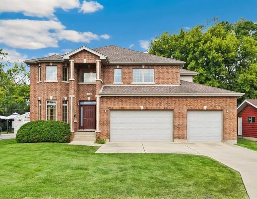 136 Oakwood Avenue, Des Plaines