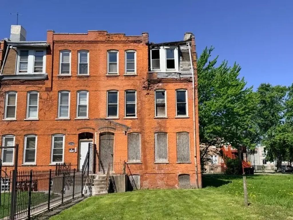 10506 S Maryland Avenue, Chicago, 60628