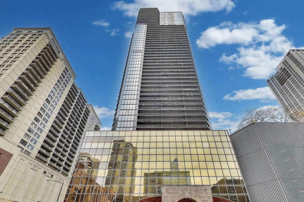 10 E Ontario Street 1303, Chicago, 60611