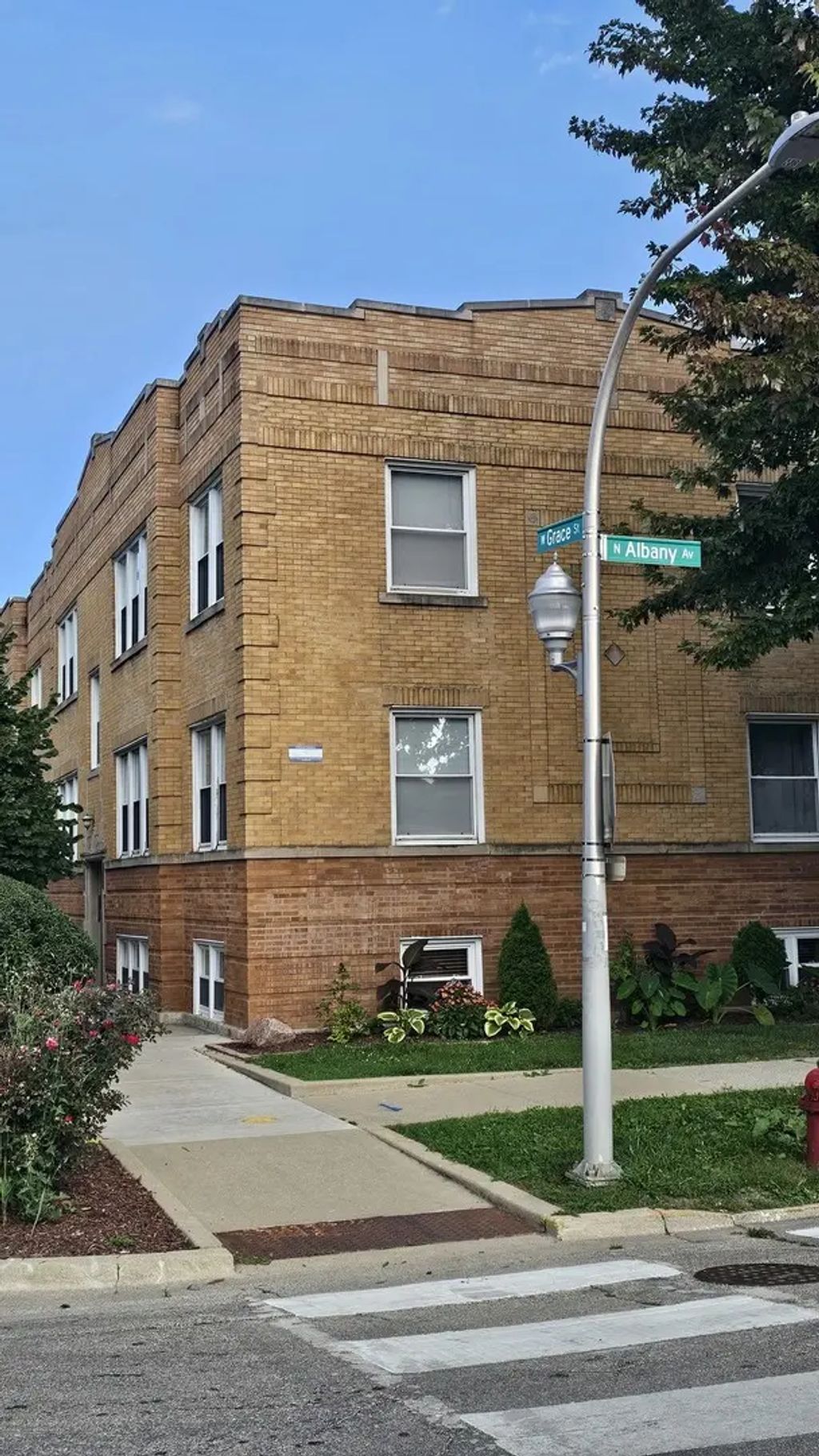 3057 W Grace Street G, Chicago, 60618