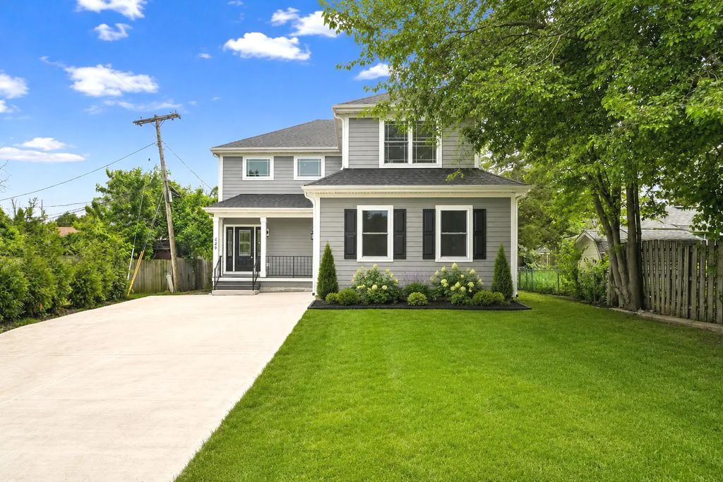 249 E Kenilworth Avenue, Villa Park