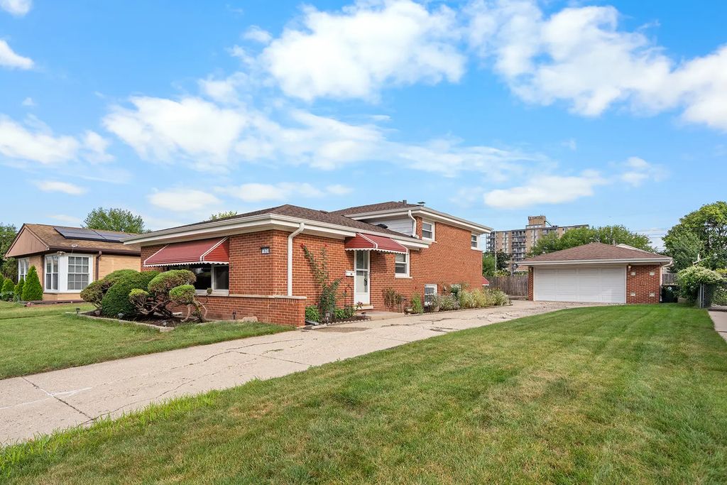 7828 Palma Lane, Morton Grove