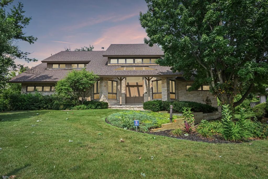 8420 Evergreen Lane, Darien