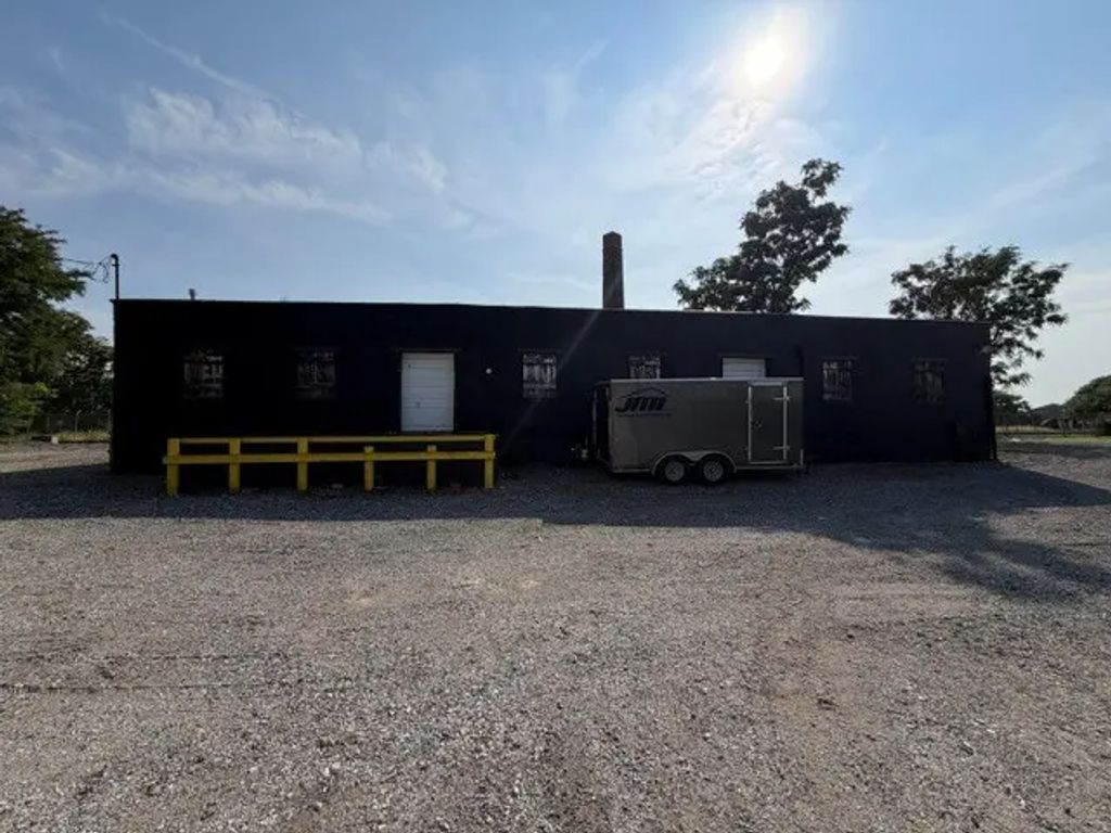 225 E 5th Street, Davenport