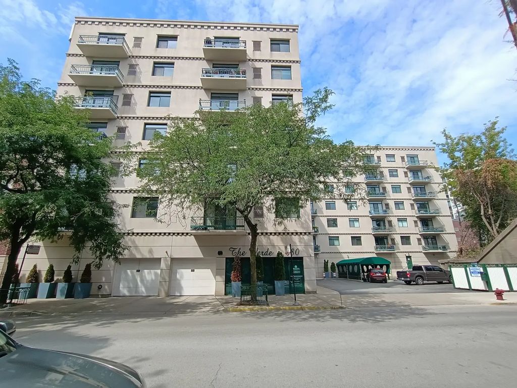 680 N Green Street 704, Chicago, 60642