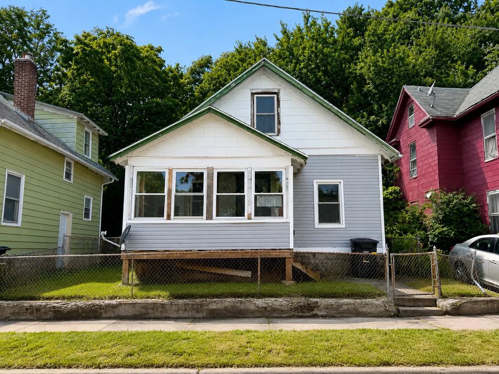 734 13th Street, Rock Island