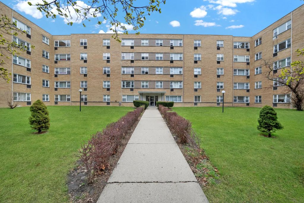 6161 N Hoyne Avenue 504, Chicago