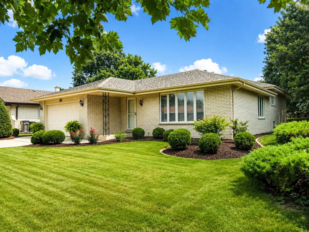 7453 Cashew Drive, Orland Park