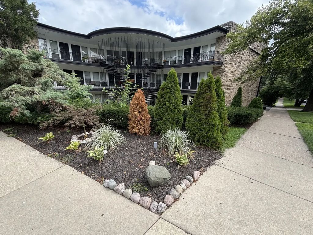 6901 N Ridge Boulevard 1c, Chicago