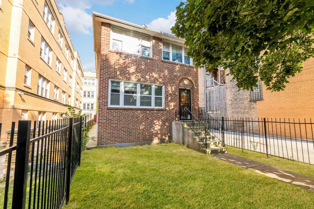 17 N Pine Avenue, Chicago