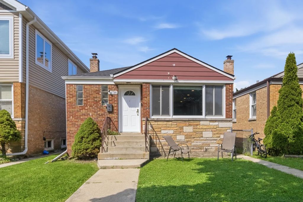 6730 N Whipple Street, Chicago, 60645